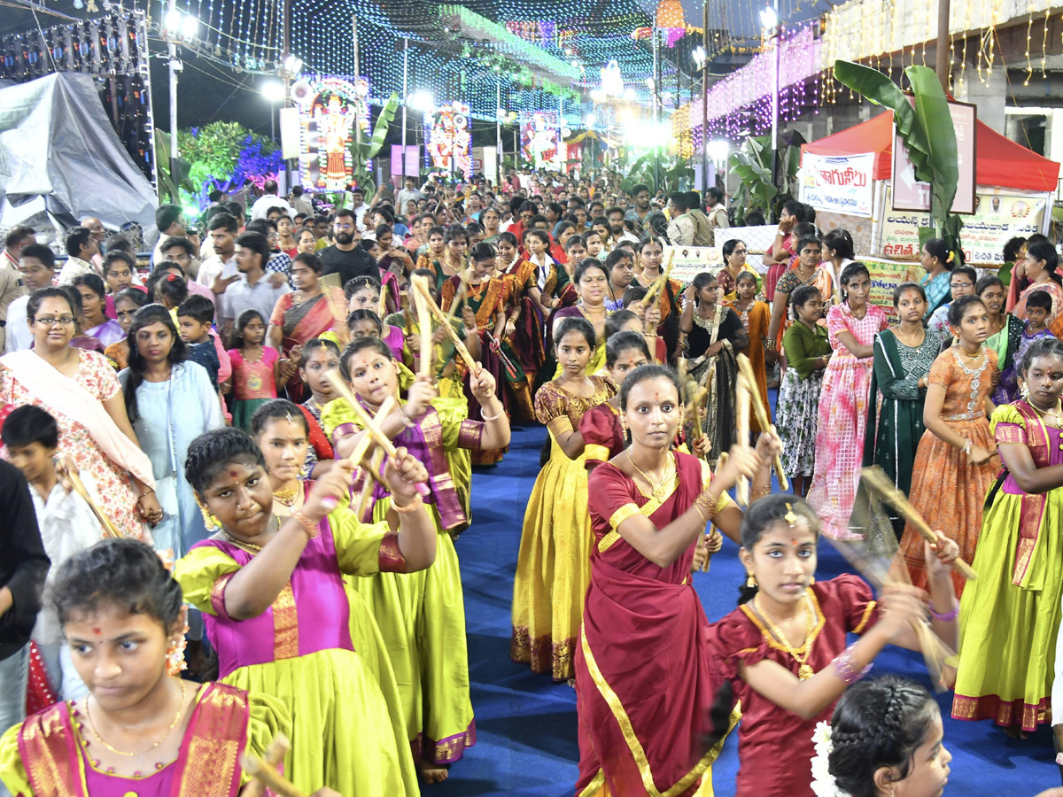 Sri Annapurna Devi Alankaram Day 3 In Vijayawada Kanaka Durga Temple Photos9