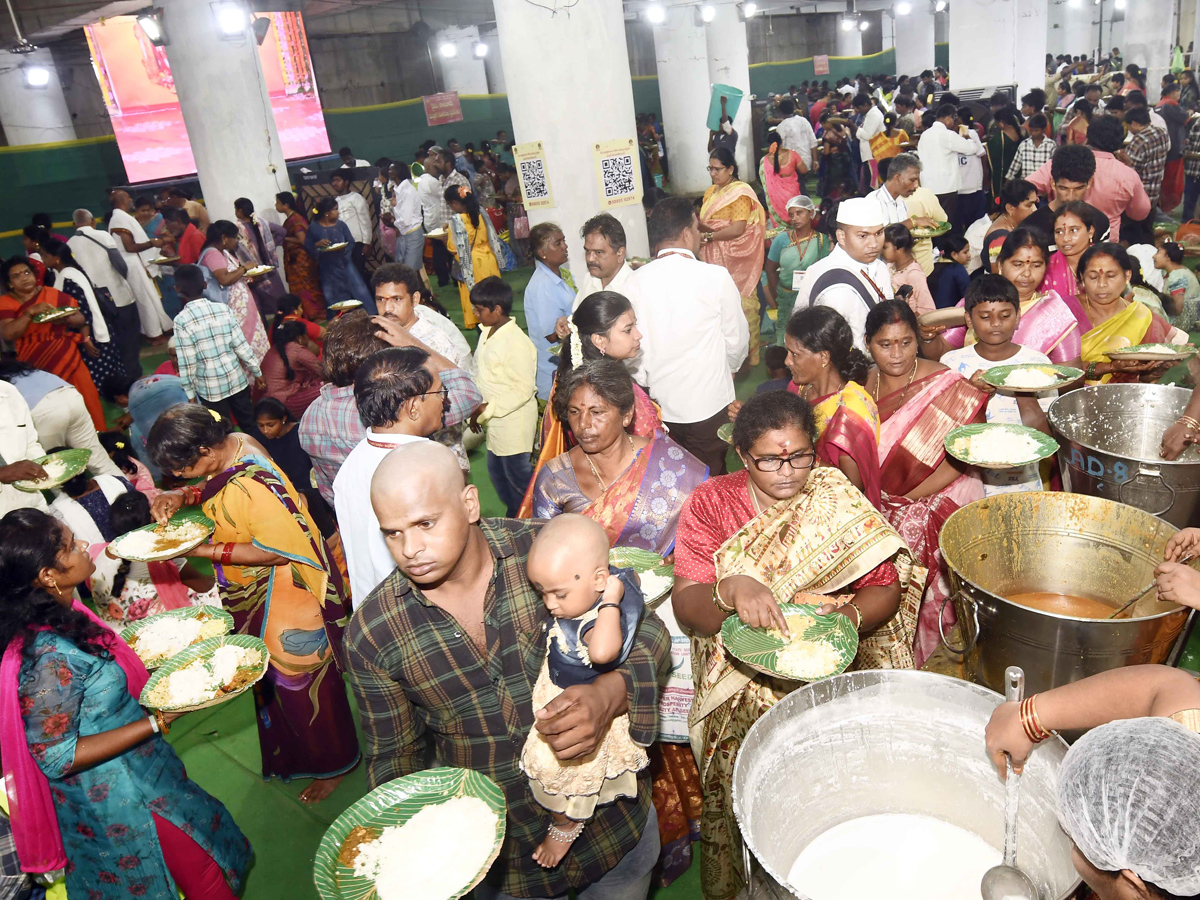 Sri Annapurna Devi Alankaram Day 3 In Vijayawada Kanaka Durga Temple Photos14