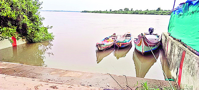 సాగర్ కాలువకు గండి 1