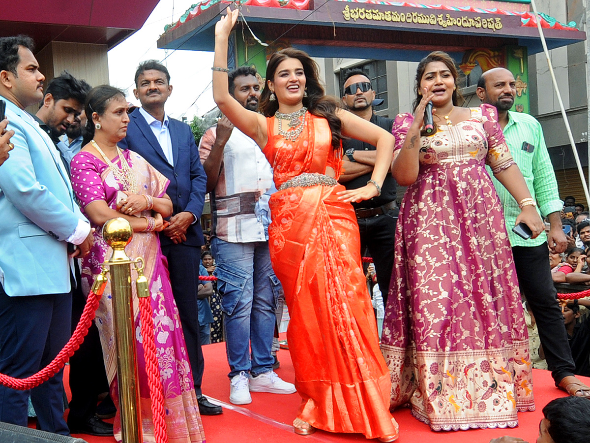 Heroine Nidhi Agarwal in Kurnool Photos 13