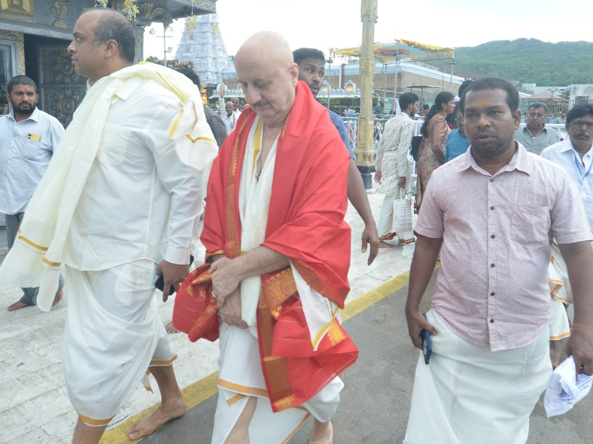 Popular Indian Actor Anupam Kher visited Tirumala Photos1