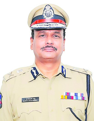 డీజీపీగా తులేకలాన్ బిడ్డ 1