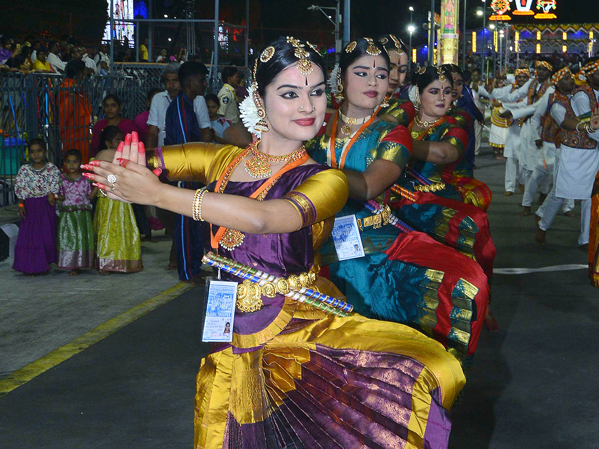Srivari Brahmotsavam Muthyapu Pandiri Vahanam Photos10