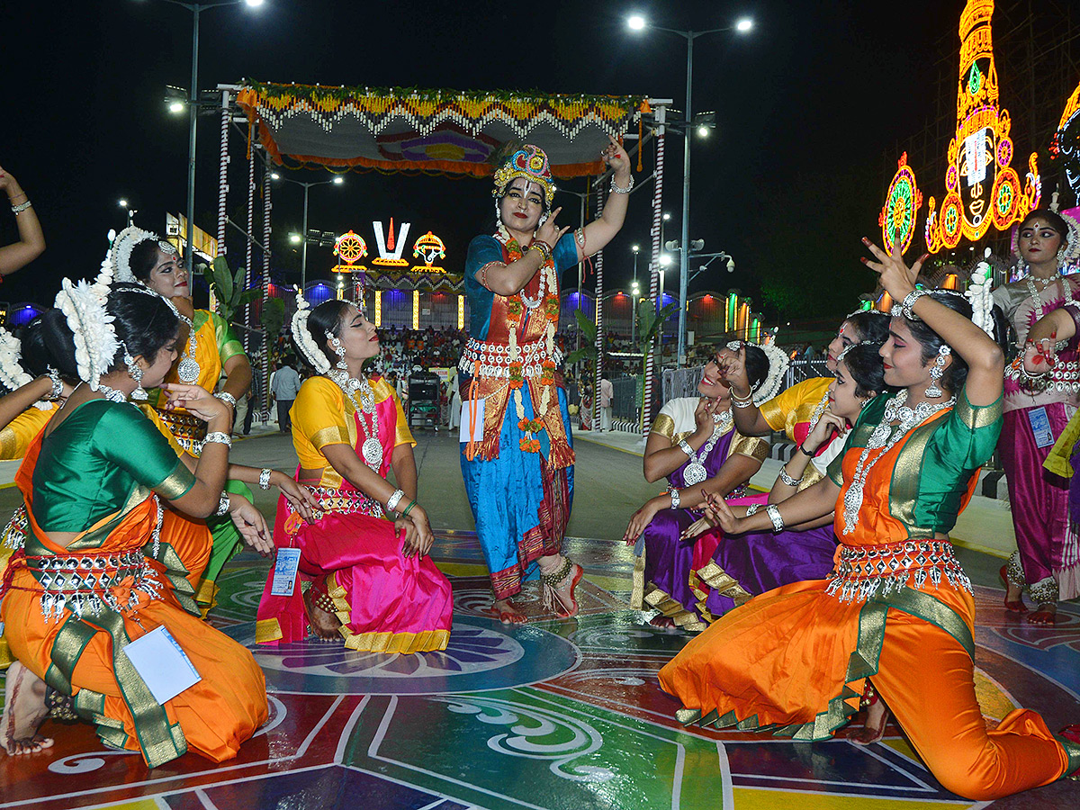 Srivari Brahmotsavam Muthyapu Pandiri Vahanam Photos11