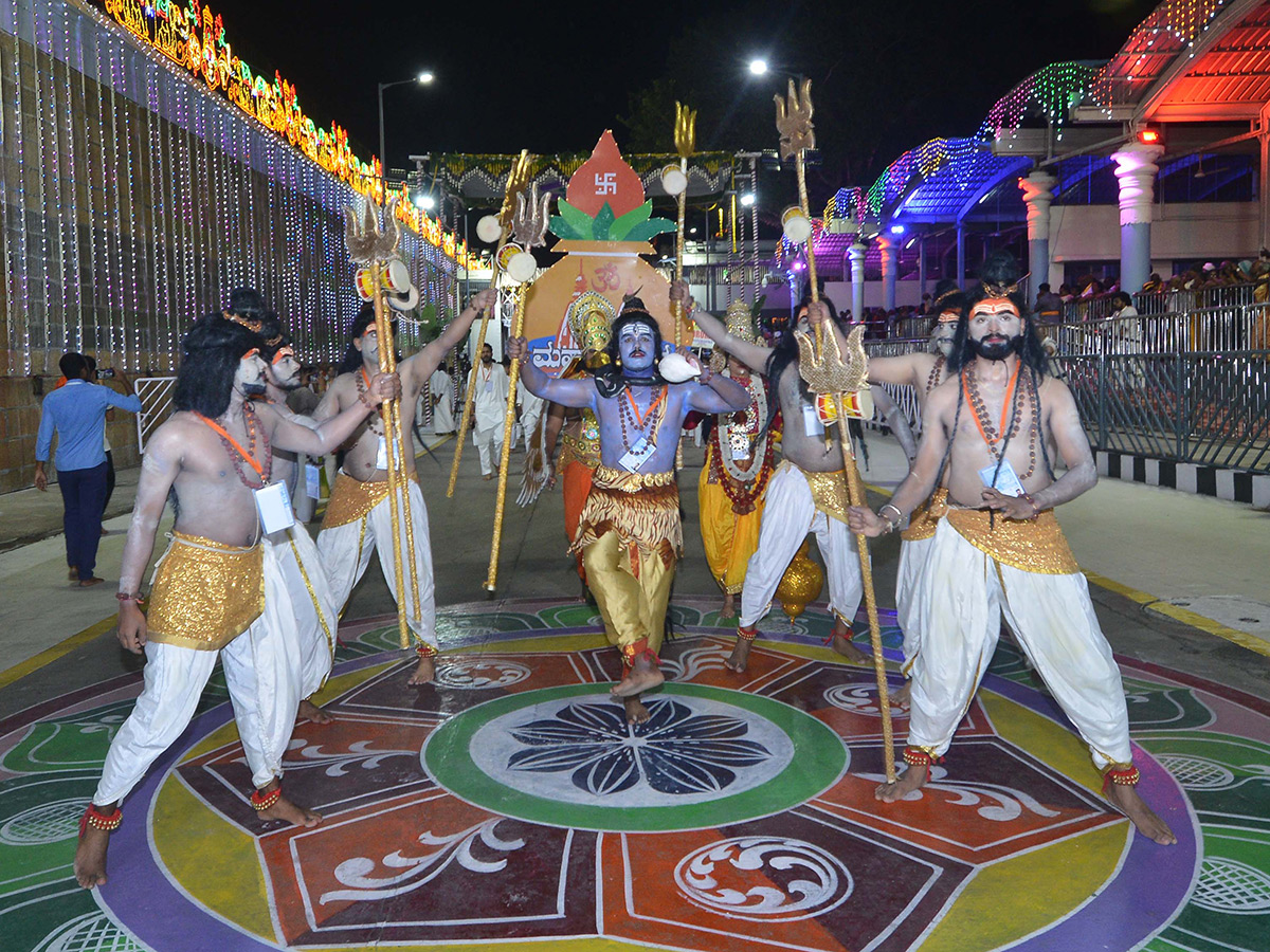 Srivari Brahmotsavam Muthyapu Pandiri Vahanam Photos13