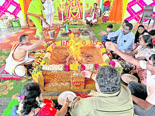 కృష్ణాలంకృతుడై..తృష్ణవల్లభుడై..!1