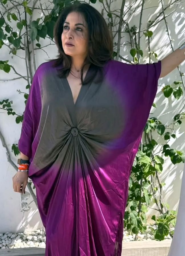 Ramya Krishna surpasses young heroines (Photos)5
