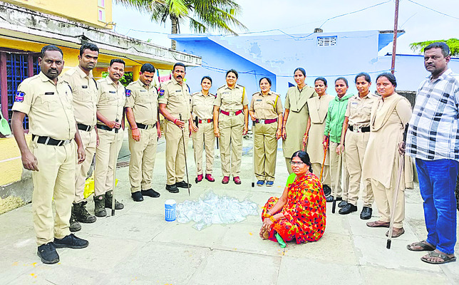 గుడుంబా స్వాధీనం
1