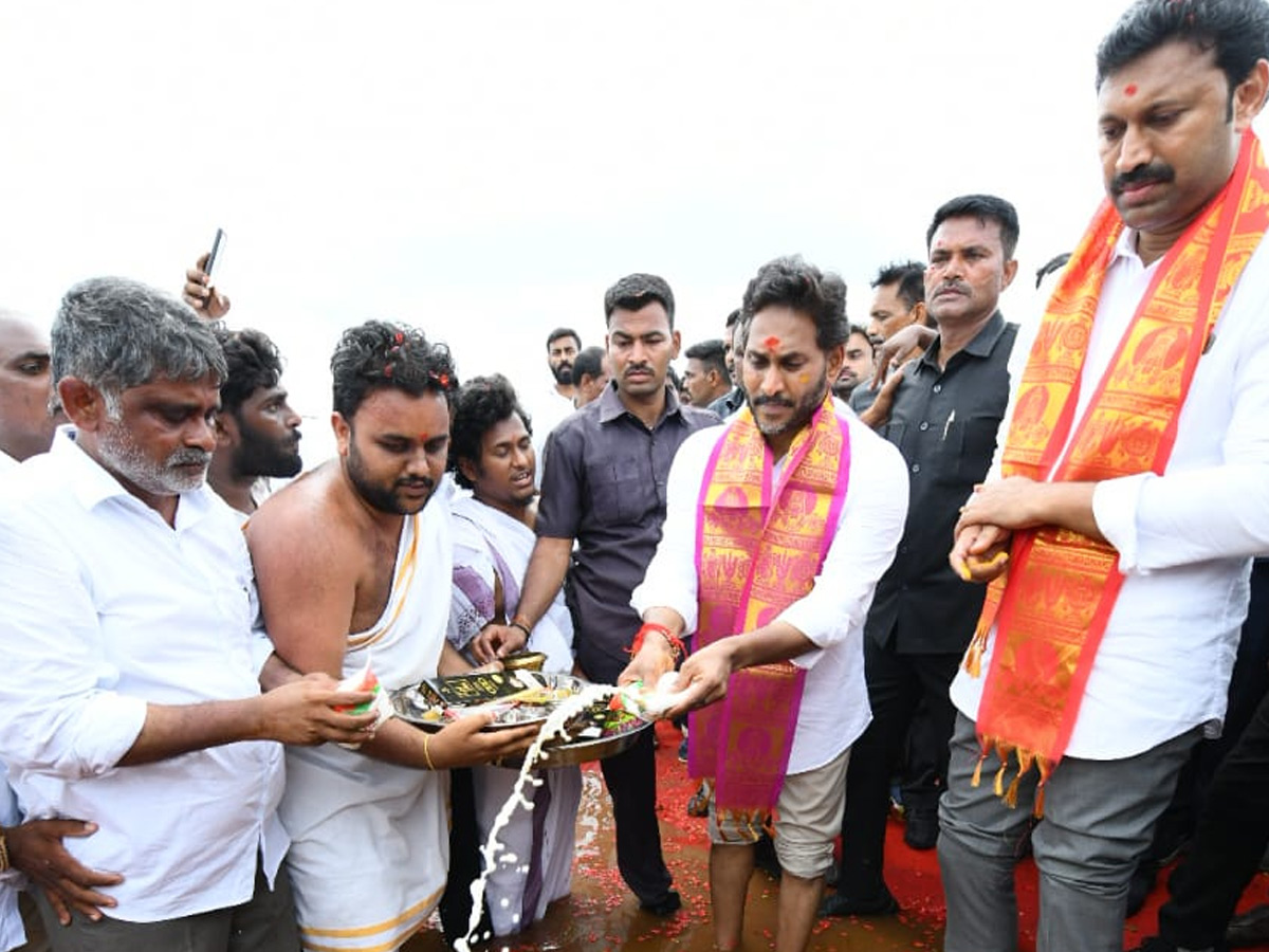 ys jagan jala Harathi Ambakapalli lake Photos8