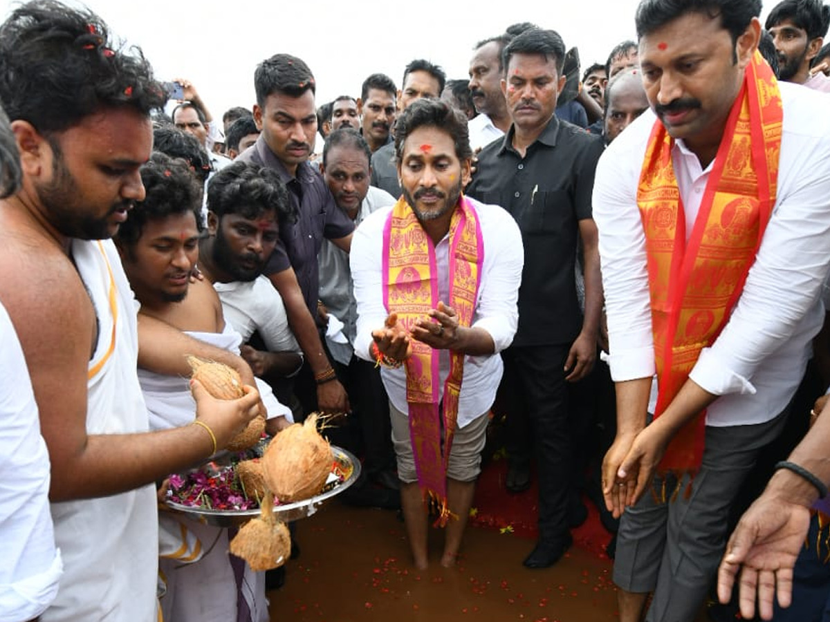 ys jagan jala Harathi Ambakapalli lake Photos3