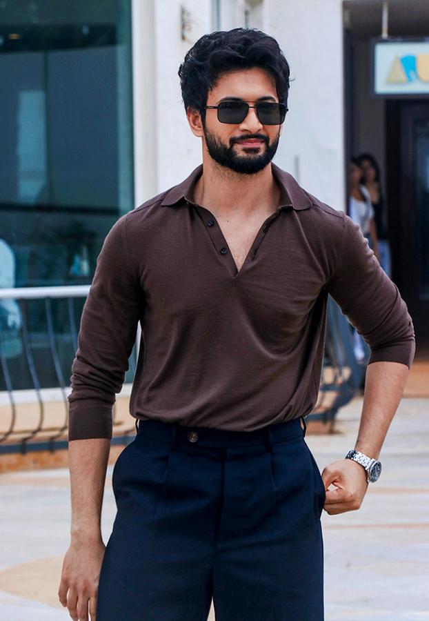 Bollywood actor Janhvi Kapoor poses for a photograph9