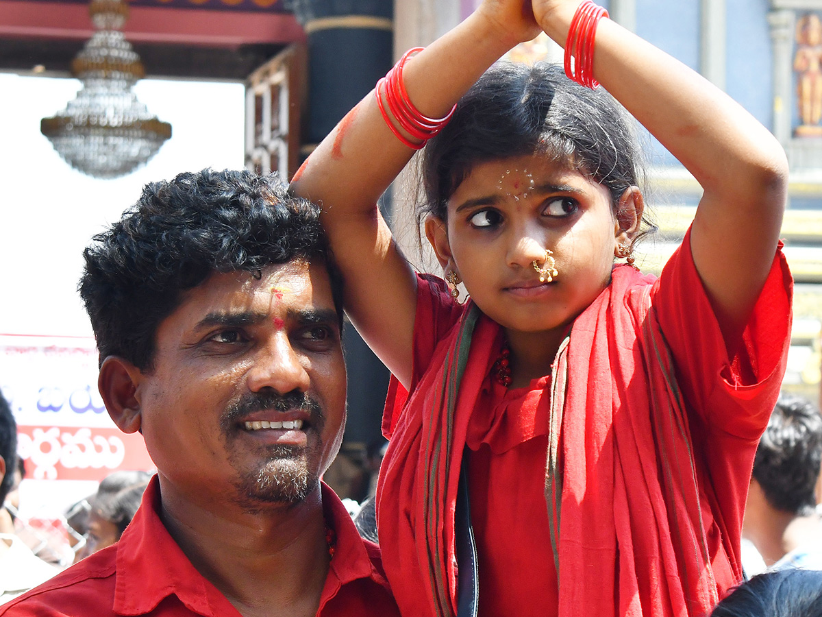 Huge Devotees Rush At Vijayawada Durgamma Temple17