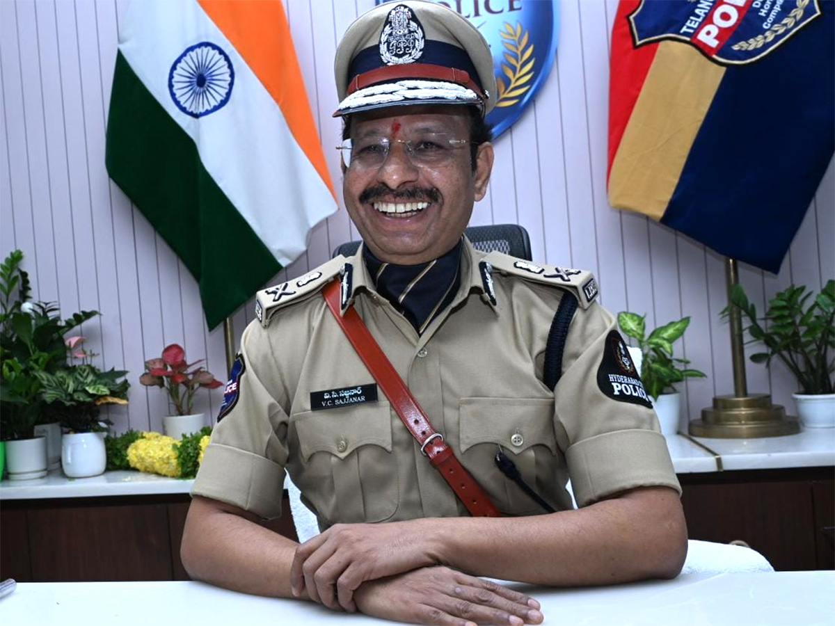 VC Sajjanar Takes Charge As Hyderabad Police Commissioner Photos2