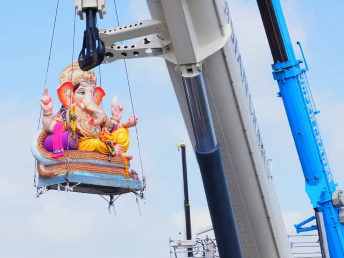 Ganesh Idol immersion At Hyderabad Photos18