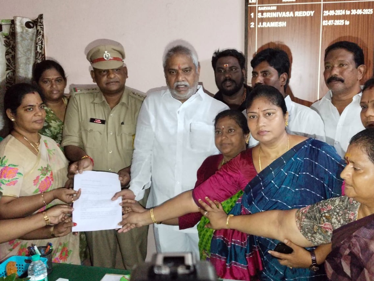 YSRCP flags statewide protests against Naravari Sarapalana6