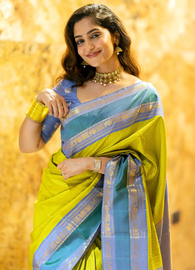 Coolie movie beauty reba monica john looks amazing in traditional saree photos6