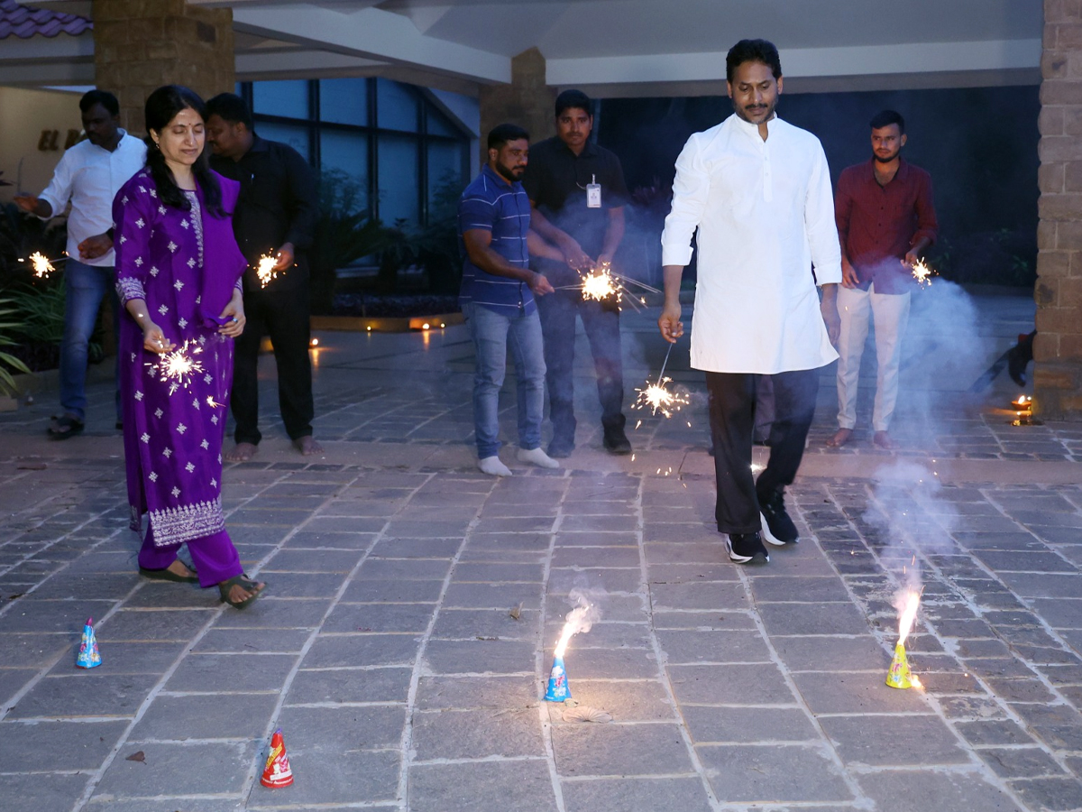 YS Jagan's Couple in Diwali Celebrations (Photos)4