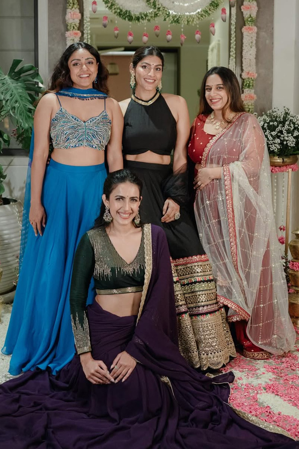 Niharika Konidela celebrates Diwali with friends Photos9