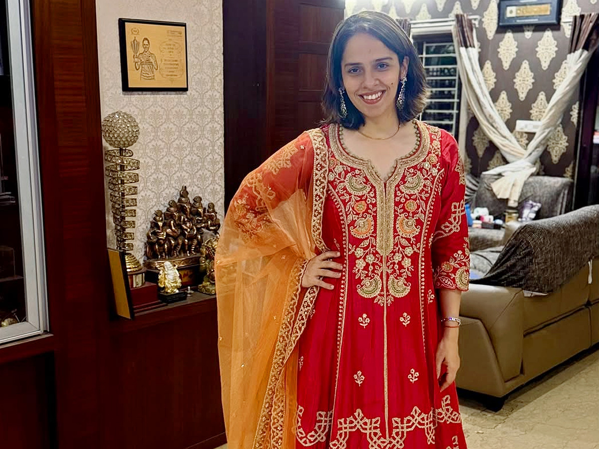 PV Sindhu And Saina Nehwal Celebrates Diwali Celebrations Photos 12