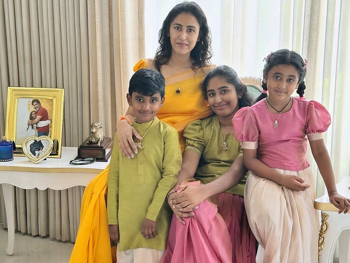 Taraka Ratna wife Alekhya celebrates Diwali with Her children PHotos2