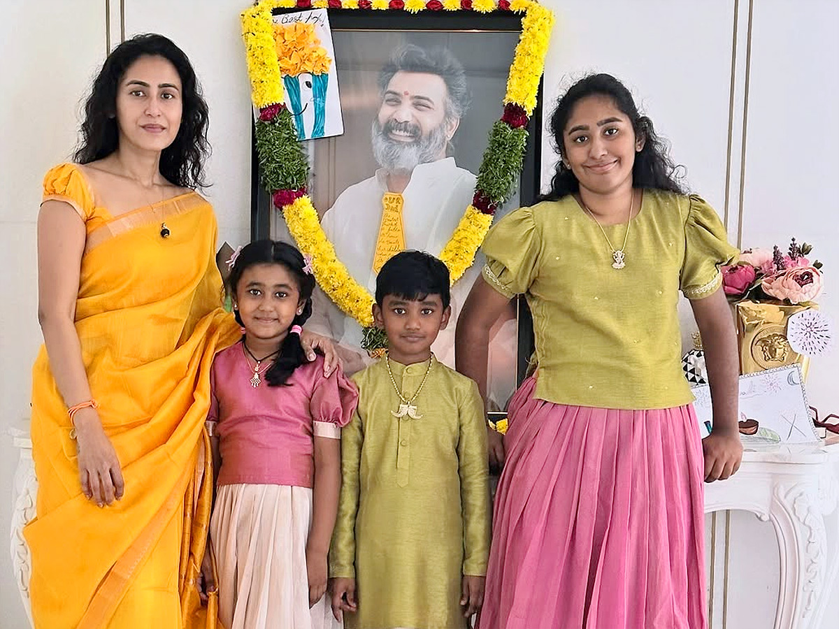 Taraka Ratna wife Alekhya celebrates Diwali with Her children PHotos1