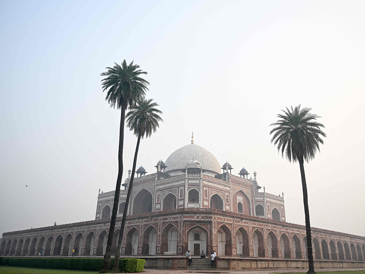 Danger Zone in New Delhi Heavy air pollution14