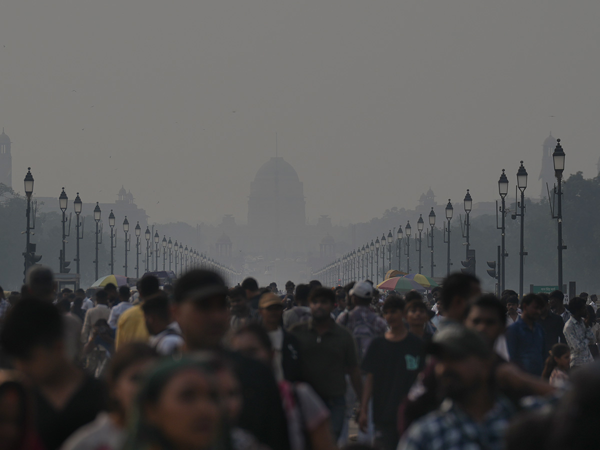Danger Zone in New Delhi Heavy air pollution16