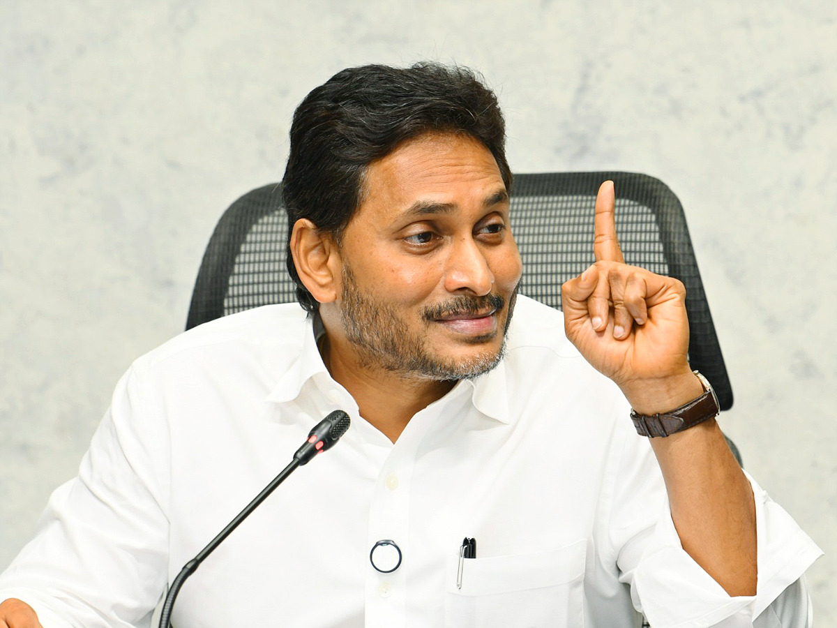 YS Jagan Slams Chandrababu And Nara Lokes Over Fake TDP Fake Liquor Scam Photos20