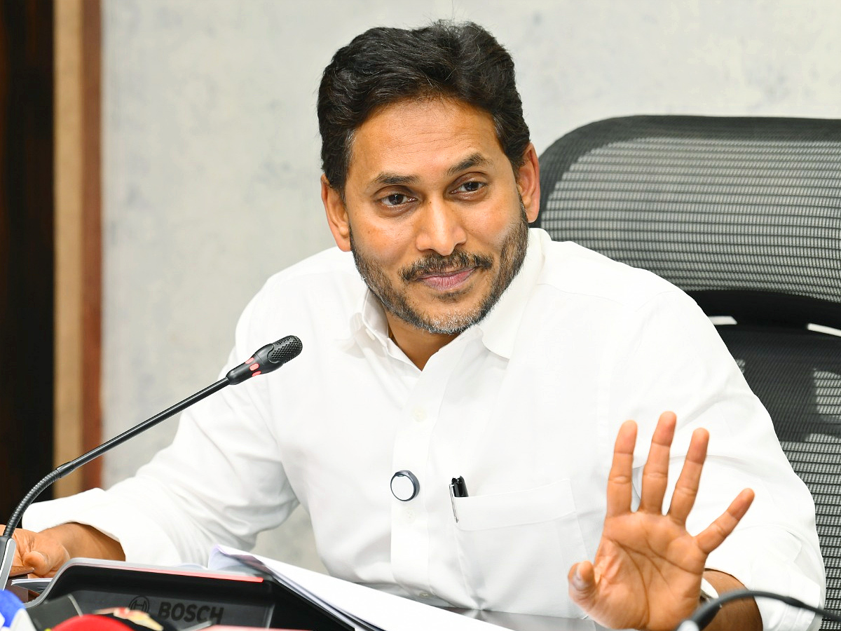 YS Jagan Slams Chandrababu And Nara Lokes Over Fake TDP Fake Liquor Scam Photos13