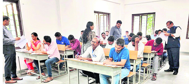 ప్రజలకు ఇబ్బంది లేకుండా చెత్త డంప్చేయాలి1