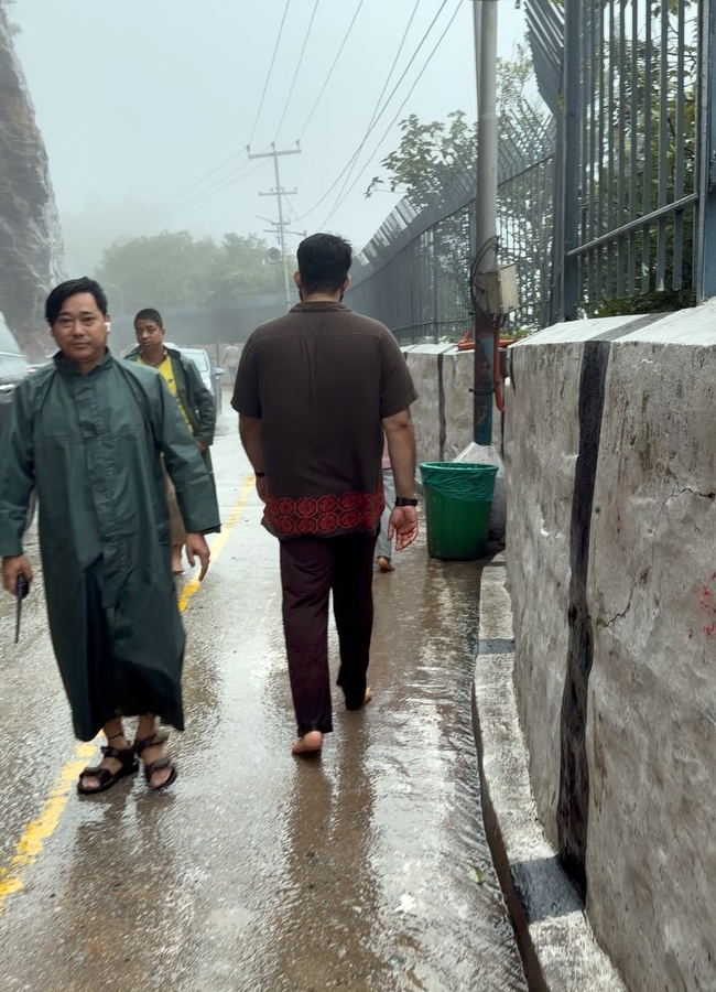 Abhinaya visits Tirupati Venkanna with her husband (Photos)2