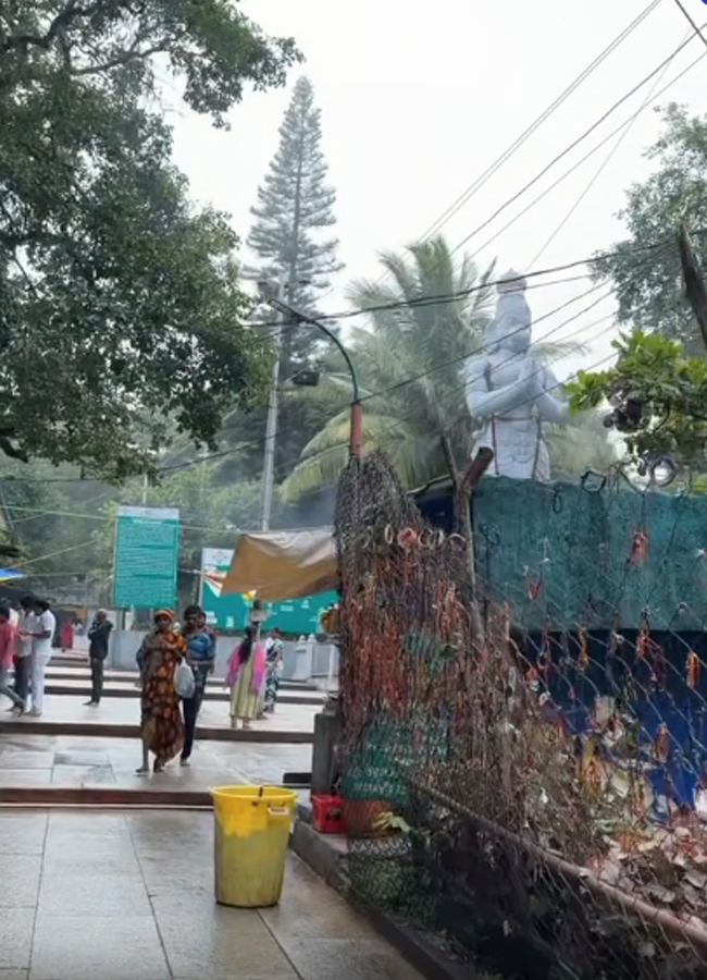 Abhinaya visits Tirupati Venkanna with her husband (Photos)6