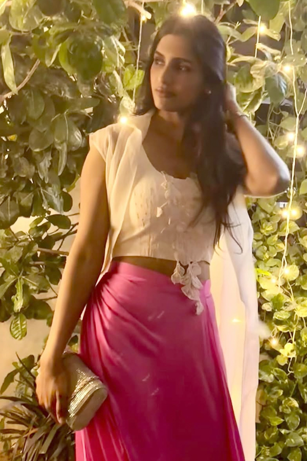 Actor Nithiin Diwali Celebrations With His Wife Shalini Kandukuri Photos2