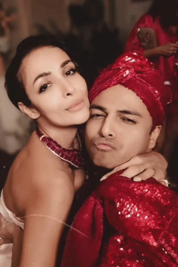 Malaika Arora celebrates Her birthday with midnight celebrations Photos14