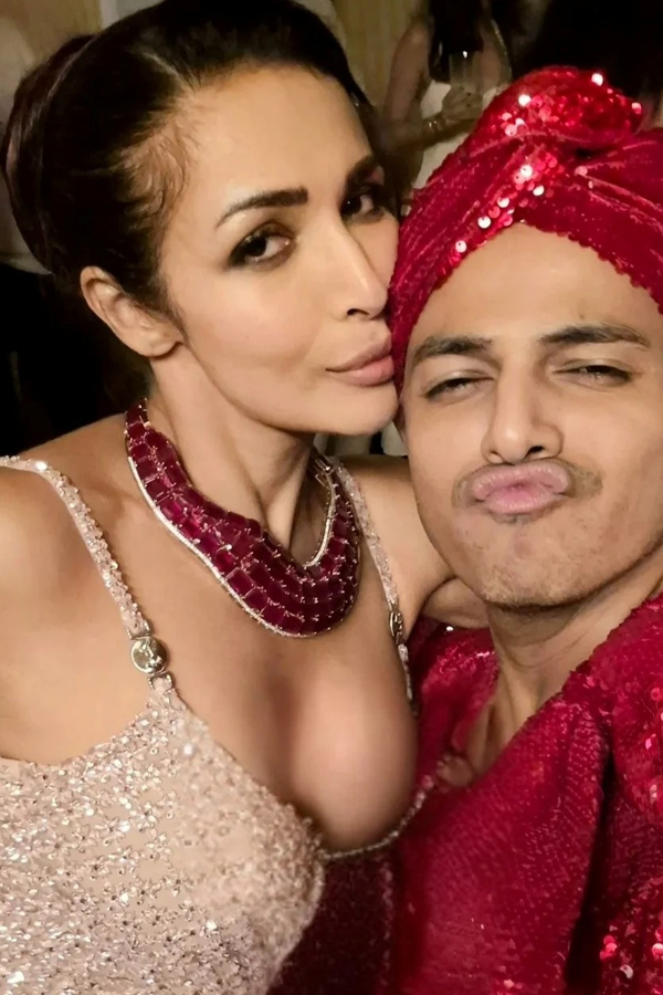 Malaika Arora celebrates Her birthday with midnight celebrations Photos7
