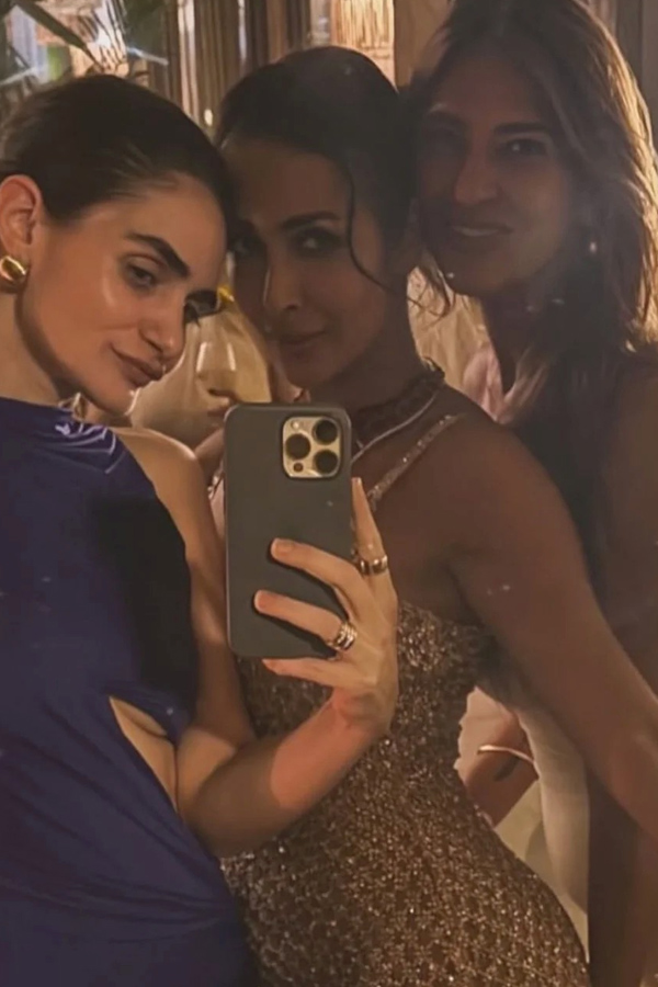 Malaika Arora celebrates Her birthday with midnight celebrations Photos5