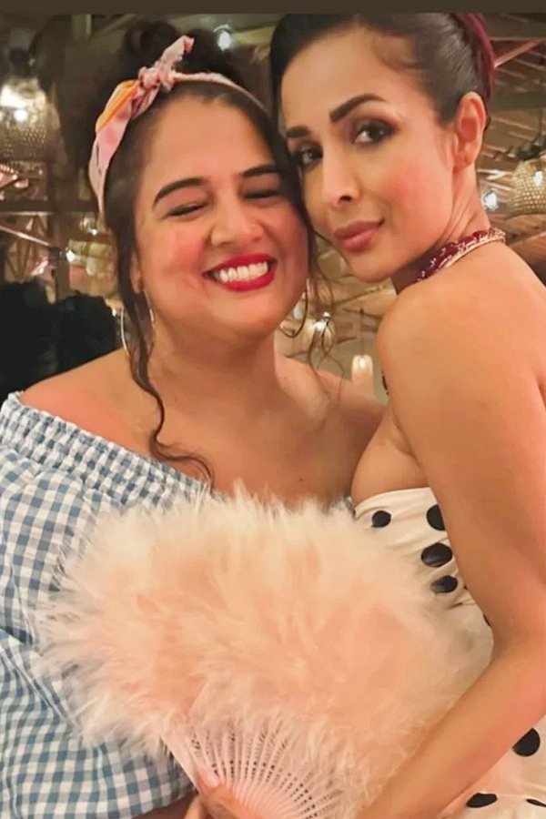 Malaika Arora celebrates Her birthday with midnight celebrations Photos10