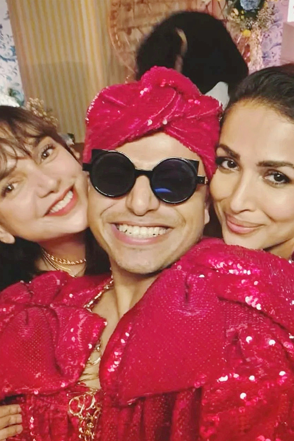 Malaika Arora celebrates Her birthday with midnight celebrations Photos12