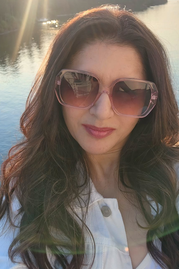 Senior Actress Bhagyashree Canada Trip Photos2