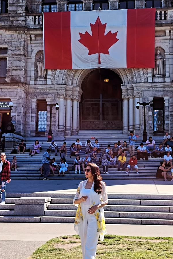 Senior Actress Bhagyashree Canada Trip Photos4