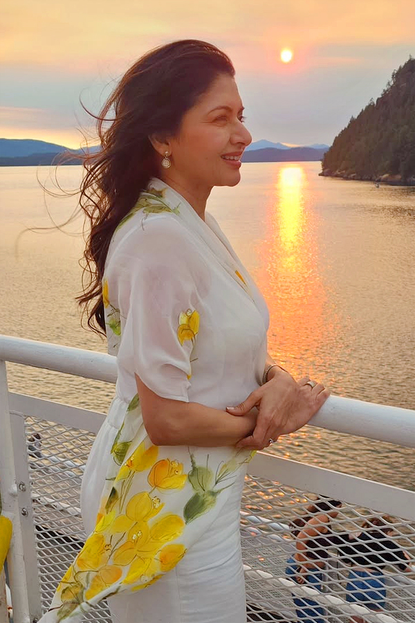 Senior Actress Bhagyashree Canada Trip Photos5