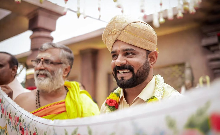 KGF cinematographer Bhuvan Gowda And Nikitha Wedding Photos12
