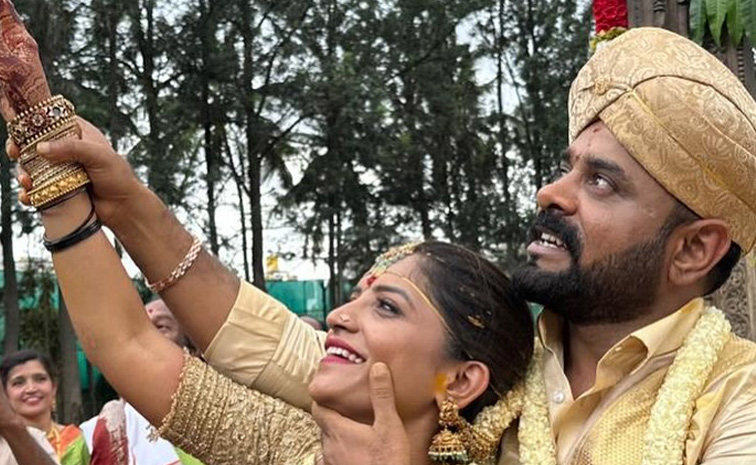 KGF cinematographer Bhuvan Gowda And Nikitha Wedding Photos21