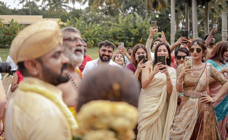 KGF cinematographer Bhuvan Gowda And Nikitha Wedding Photos2