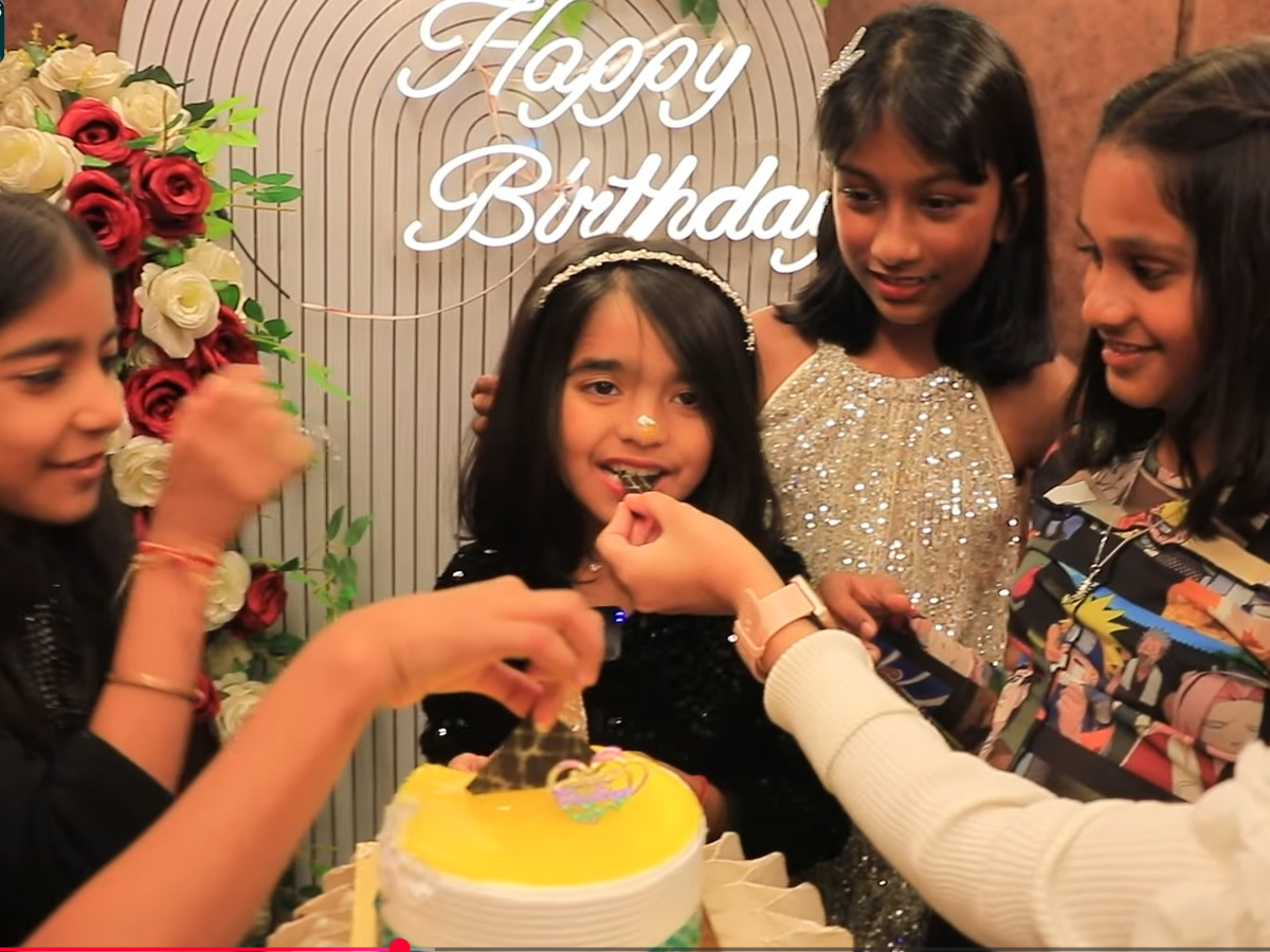Anchor Ravi's daughter recently celebrated her tenth birthday20