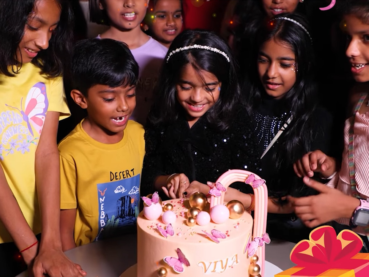Anchor Ravi's daughter recently celebrated her tenth birthday10