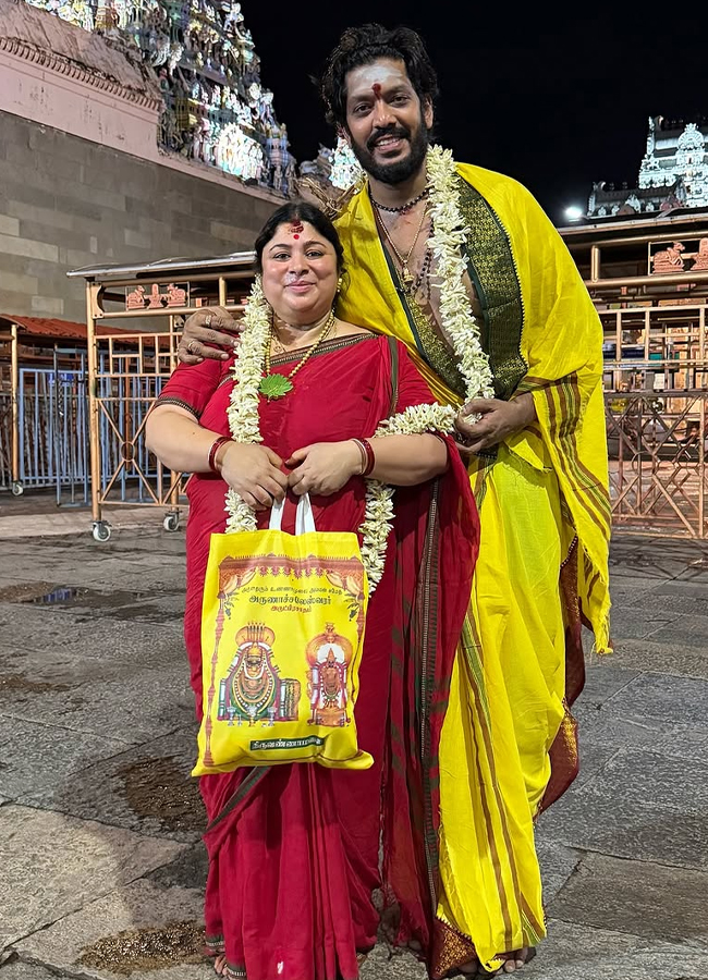 Telugu serial actors' Arunachalam trip (photos)6