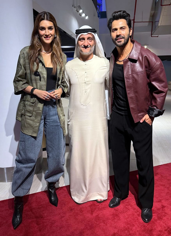 Bollywood hero and heroine Varun Dhawan and Kriti Sanon went together to watch UFC in dubai16