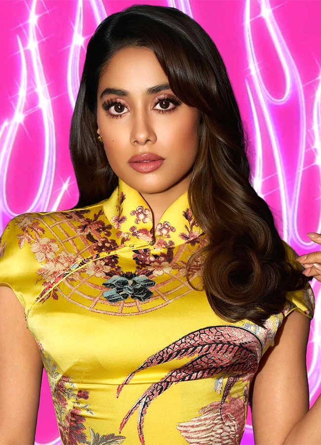 Janhvi Kapoor Brings Back Y2K Glamour In An Archival Roberto2