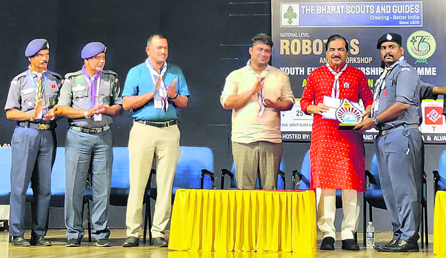 యూనిట్ లీడర్కు ఉత్తమ పురస్కారం1